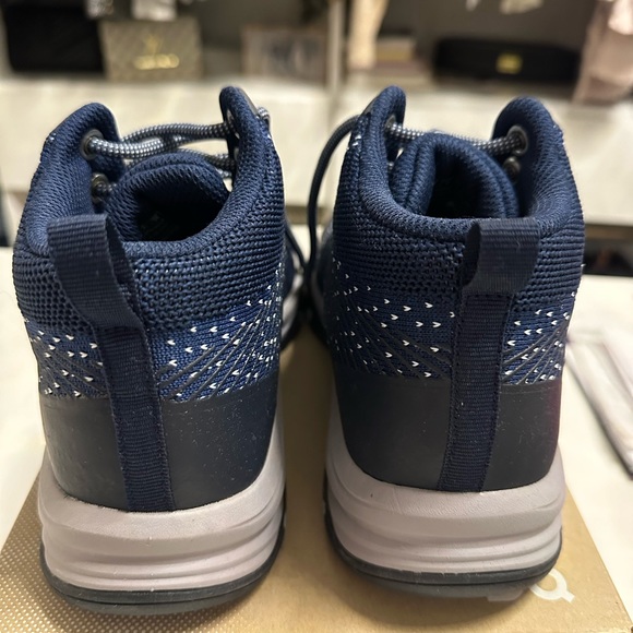 Brand NWOT Sketchers Water Repellant Hiking boots - Picture 2 of 7